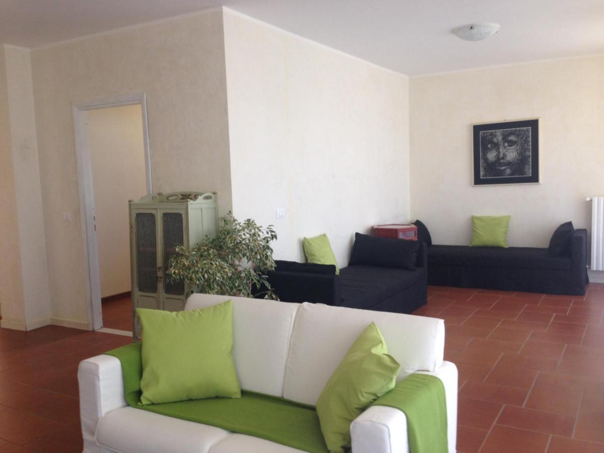 Tenuta Margherita Hostal Saló Exterior foto